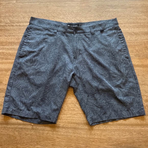 Travis Mathew Other - TravisMathew Mens Grey Golf Shorts Size 38 Geometric Palm Print
